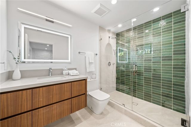 16105 Clear Oak Drive, Encino, CA 91436