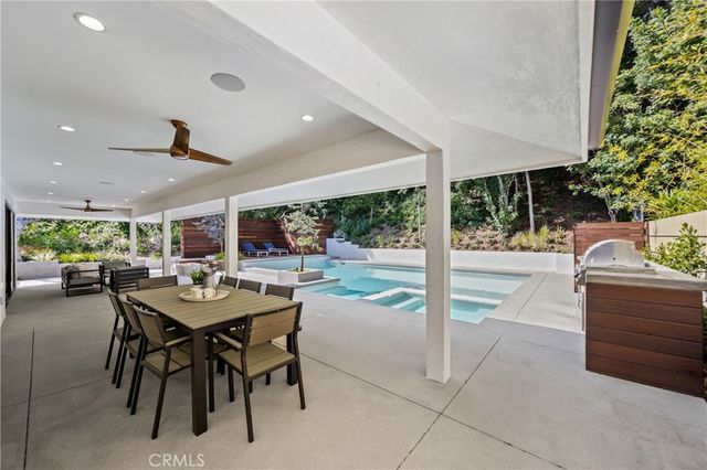 16105 Clear Oak Drive, Encino, CA 91436