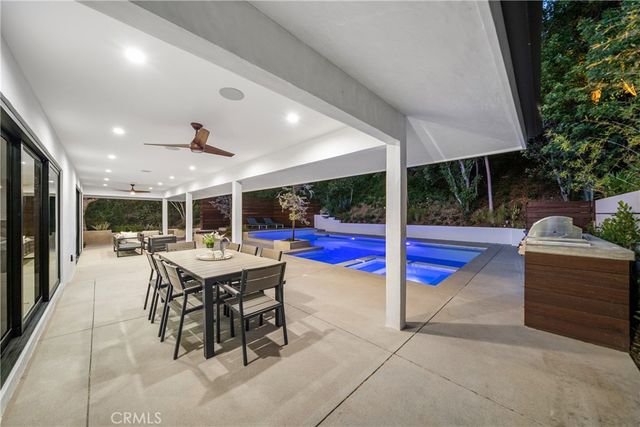 16105 Clear Oak Drive, Encino, CA 91436