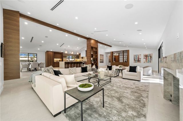 16105 Clear Oak Drive, Encino, CA 91436
