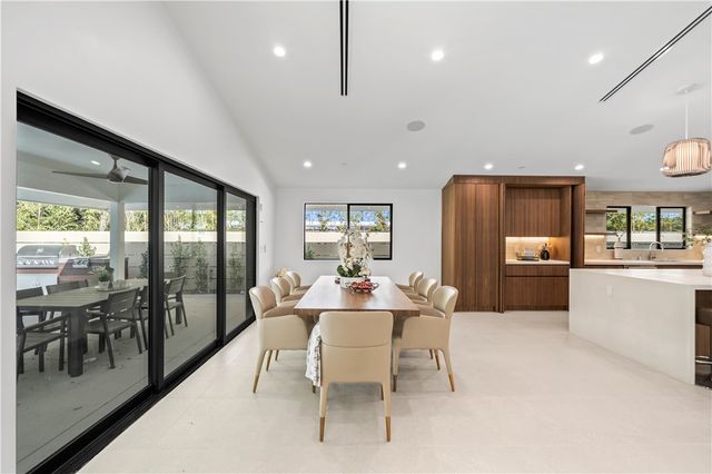 16105 Clear Oak Drive, Encino, CA 91436