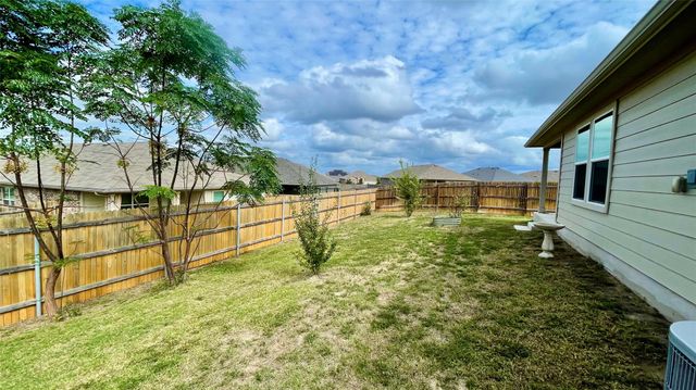 156 Medinah LN, San Marcos, TX 78666