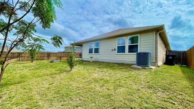 156 Medinah LN, San Marcos, TX 78666