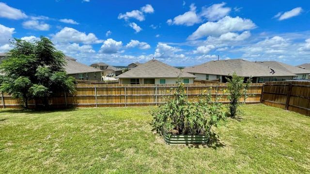 156 Medinah LN, San Marcos, TX 78666