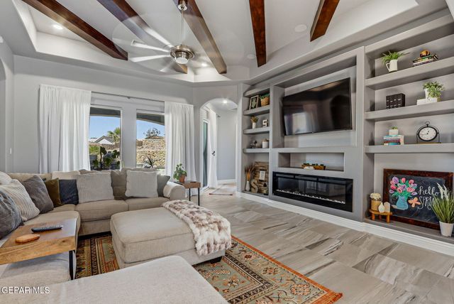 1797 SIDESADDLE Drive, El Paso, TX 79911