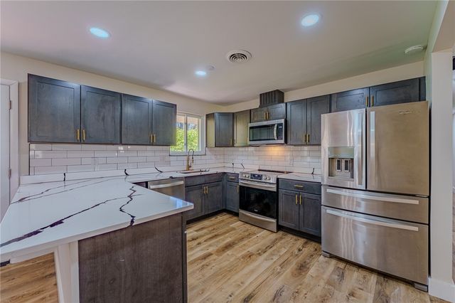 5640 Winshire Terrace, Sugarcreek Twp, OH 45440