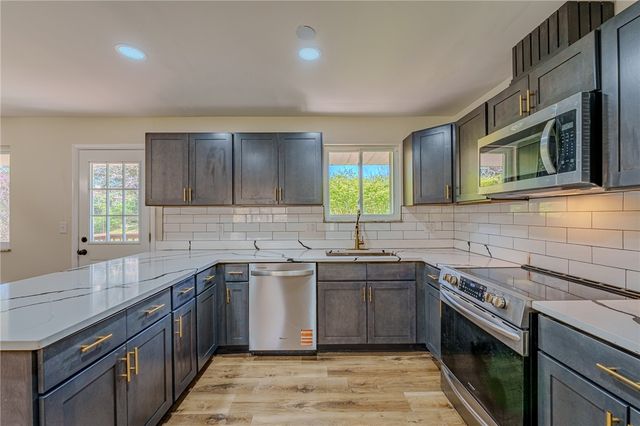 5640 Winshire Terrace, Sugarcreek Twp, OH 45440