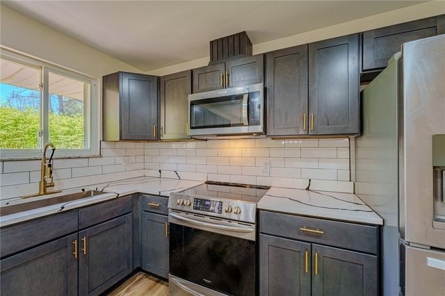 5640 Winshire Terrace, Sugarcreek Twp, OH 45440