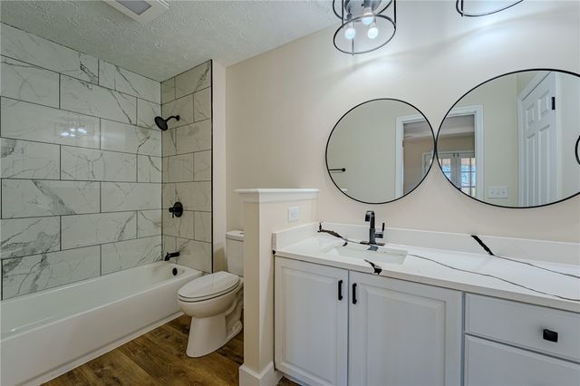 5640 Winshire Terrace, Sugarcreek Twp, OH 45440