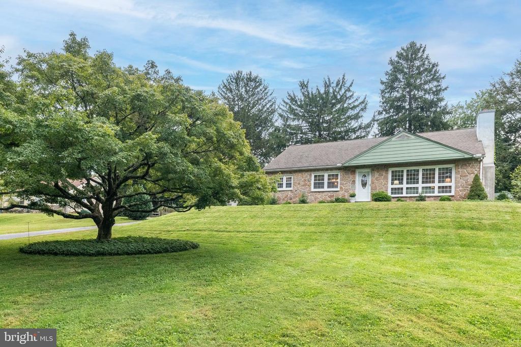 1392 E BOOT RD, WEST CHESTER, PA 19380 — photo 2
