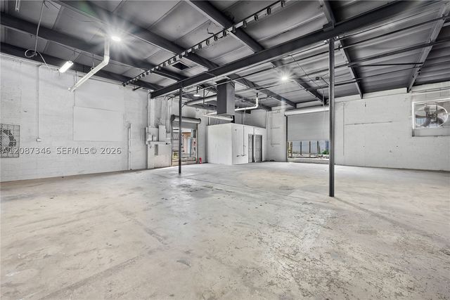 1050 E 24th St, Hialeah, FL 33013