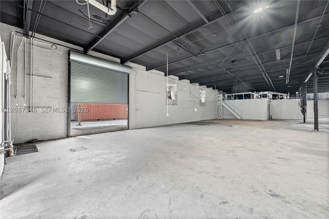 1050 E 24th St, Hialeah, FL 33013