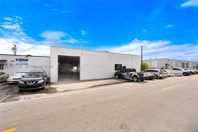 1050 E 24th St, Hialeah, FL 33013