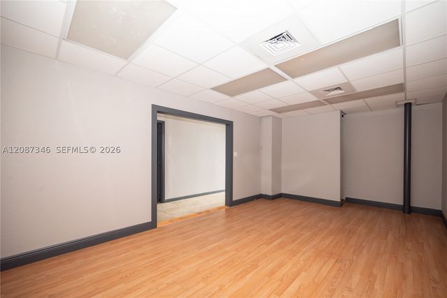 1050 E 24th St, Hialeah, FL 33013