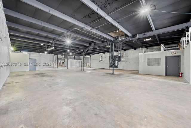 1050 E 24th St, Hialeah, FL 33013