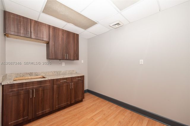 1050 E 24th St, Hialeah, FL 33013