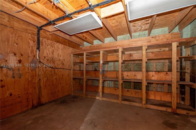 1050 E 24th St, Hialeah, FL 33013