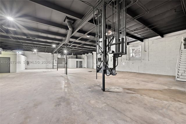 1050 E 24th St, Hialeah, FL 33013