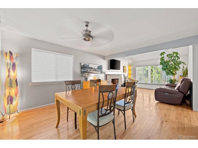 8060 Meadowdale Sq, Niwot, CO 80503