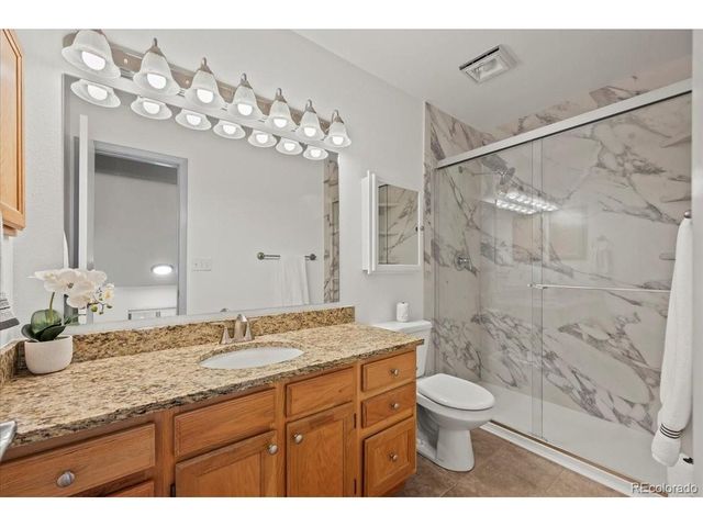 8060 Meadowdale Sq, Niwot, CO 80503