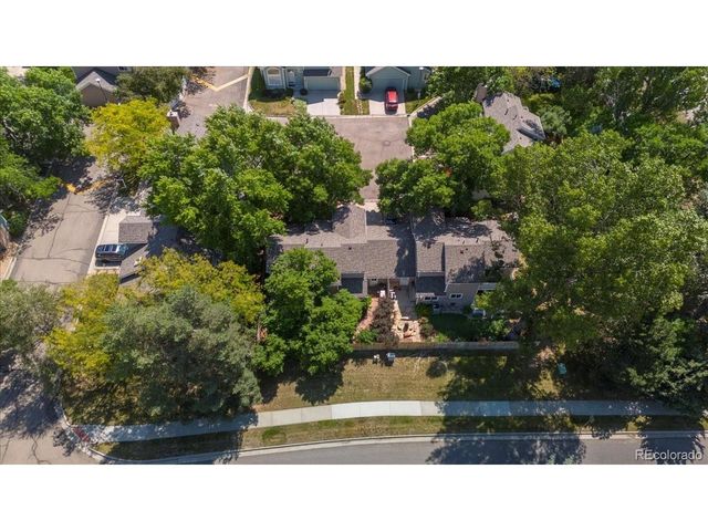 8060 Meadowdale Sq, Niwot, CO 80503