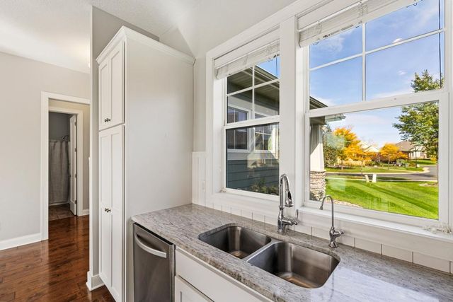 9029 Jade Circle N, Lake Elmo, MN 55042