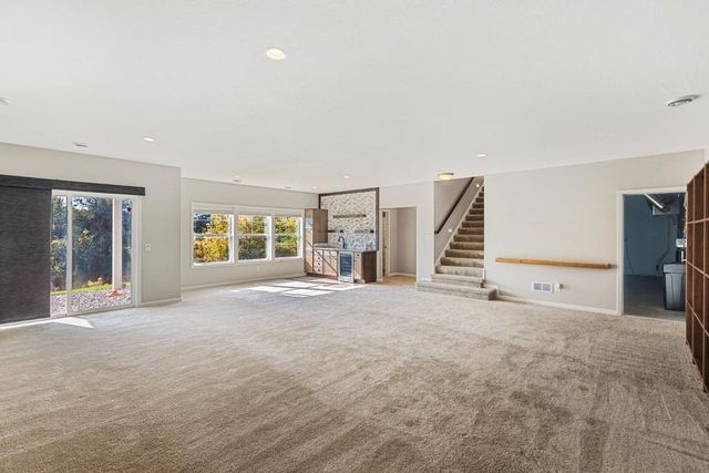 9029 Jade Circle N, Lake Elmo, MN 55042