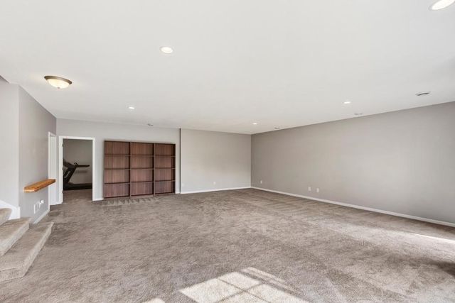 9029 Jade Circle N, Lake Elmo, MN 55042
