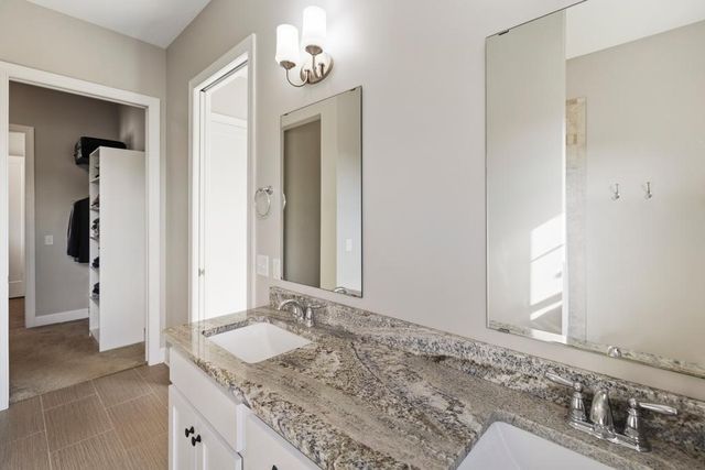 9029 Jade Circle N, Lake Elmo, MN 55042