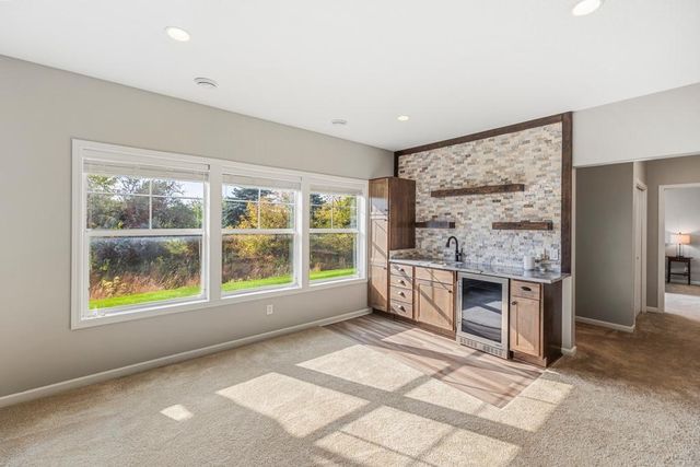 9029 Jade Circle N, Lake Elmo, MN 55042