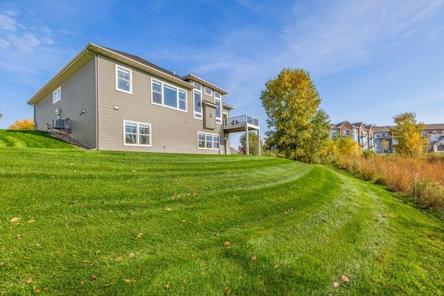 9029 Jade Circle N, Lake Elmo, MN 55042