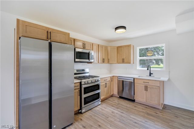 202 Morrison Street, Struthers, OH 44471