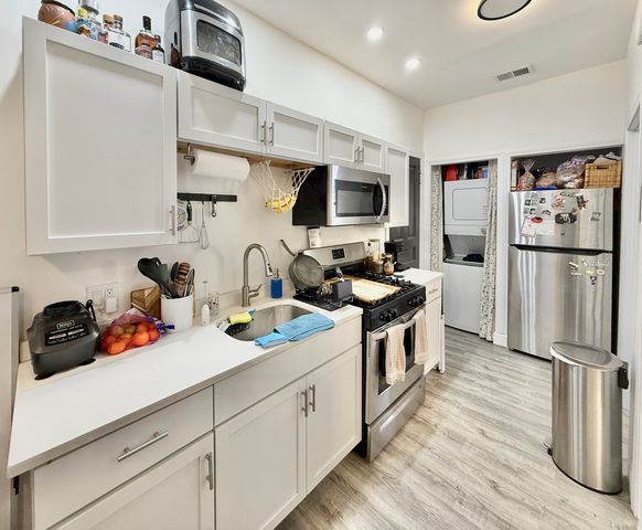 2947 W Cortland Street, Chicago, IL 60647