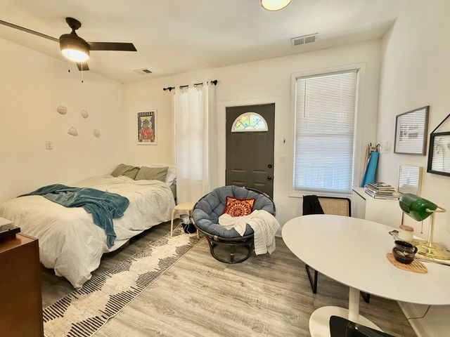2947 W Cortland Street, Chicago, IL 60647
