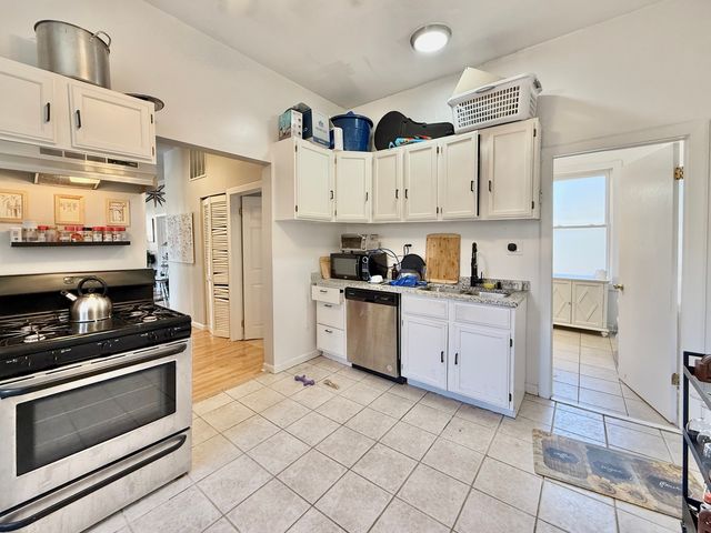 2947 W Cortland Street, Chicago, IL 60647
