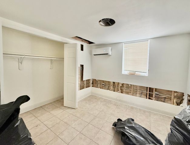 2947 W Cortland Street, Chicago, IL 60647