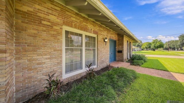 58185 Labauve Ave, Plaquemine, LA 70764