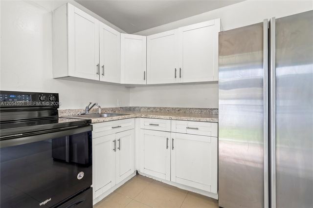3527 NW 34th St, Miami, FL 33142