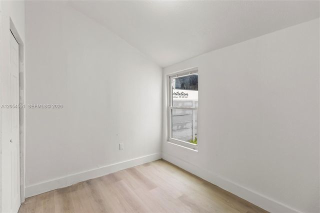 3527 NW 34th St, Miami, FL 33142