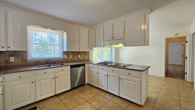 1183 Country Club Dr, Ozark, AL 36360