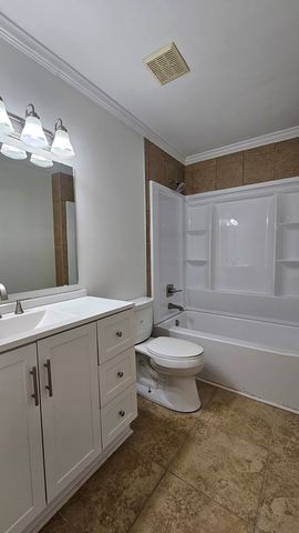 1183 Country Club Dr, Ozark, AL 36360