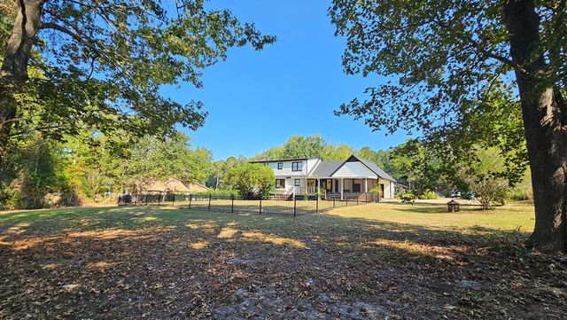1183 Country Club Dr, Ozark, AL 36360