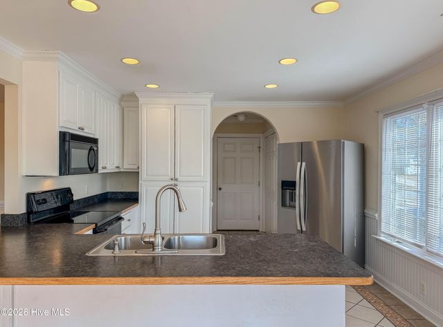 4998 N Hampton Drive SE, Boiling Spring Lakes, NC 28461