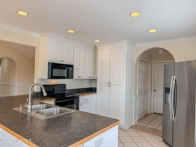 4998 N Hampton Drive SE, Boiling Spring Lakes, NC 28461