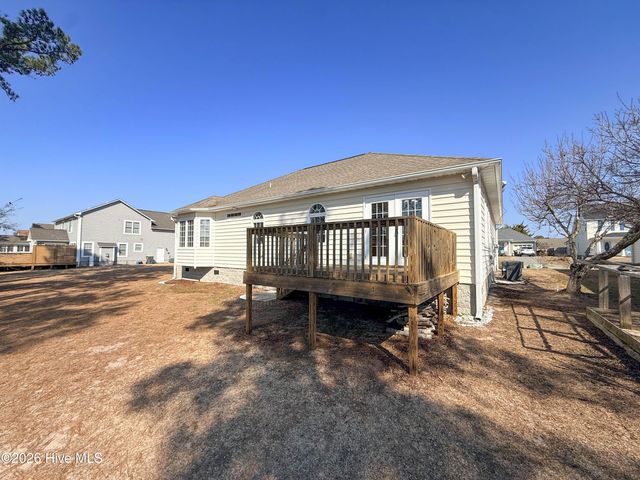 4998 N Hampton Drive SE, Boiling Spring Lakes, NC 28461