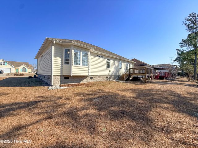 4998 N Hampton Drive SE, Boiling Spring Lakes, NC 28461