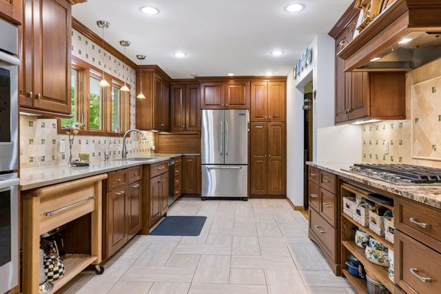 16300 Highwood Drive, Minnetonka, MN 55345