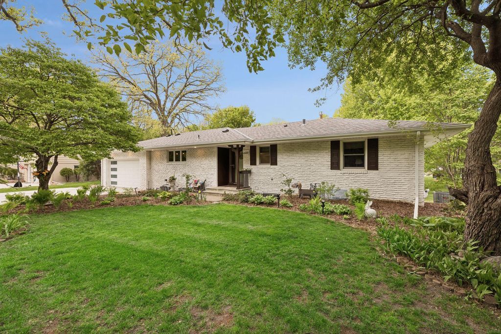 16300 Highwood Drive, Minnetonka, MN 55345