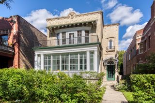 3006 W Logan Boulevard 2, Chicago, IL 60647