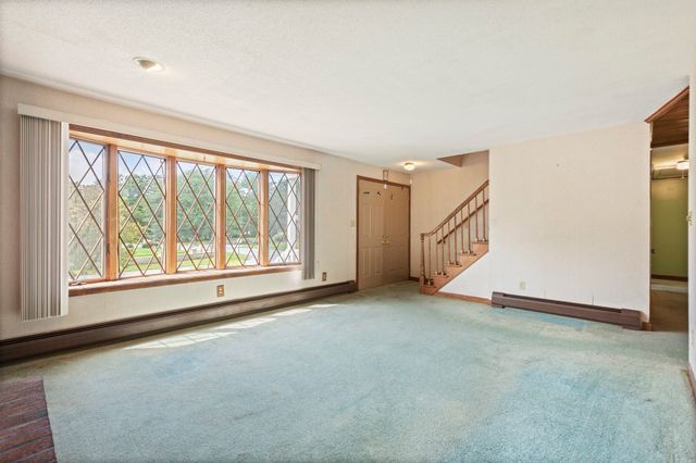 6 Tracey St, Acushnet, MA 02743